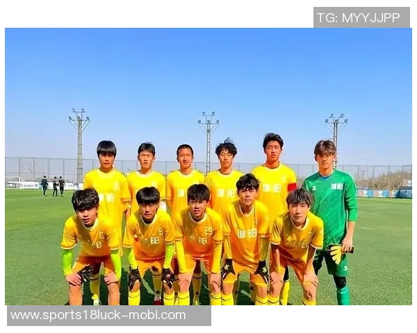 栾毅谈球队团结精神在逆境中拼搏取得宝贵一分的艰辛历程